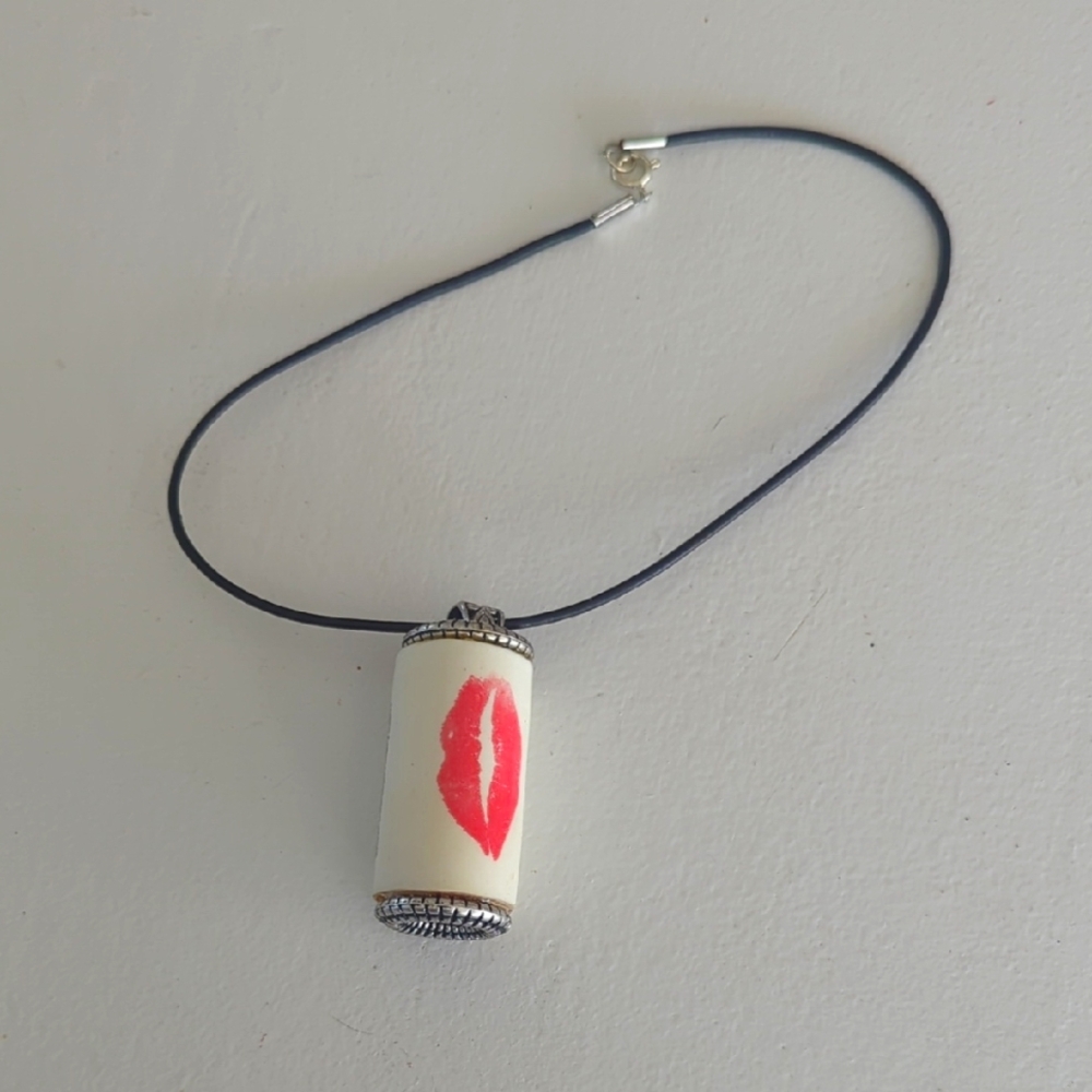 Elegant Cream and Red Cork Pendant Necklace from Besitos Wine